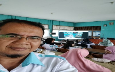 SMA Negeri 1 Kapuas Murung Ucapkan Terima Kasih atas Bantuan Papan Tulis Interaktif dari Dinas Pendidikan Provinsi Kalimantan Tengah